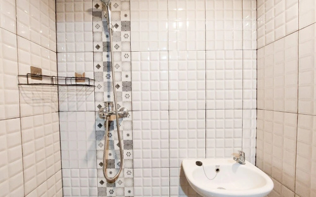 Good Deal And Homey Studio At De Prima Apartment