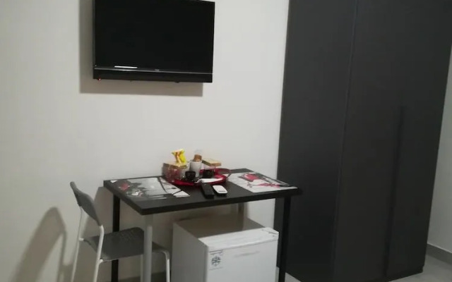 Neapolis center