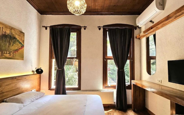 Mahzen Otel