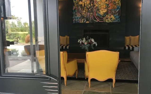 Woodhouse Mountain Lodge