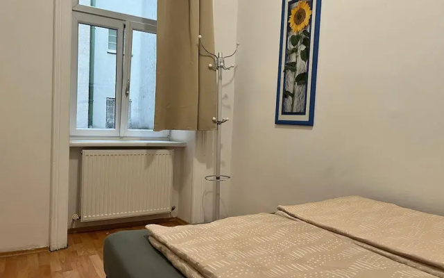 Cozy 2BR Apartment Near Danube River