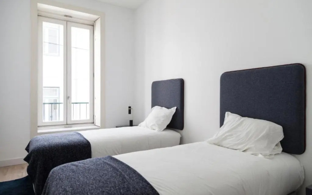Classy 2BDR Apartment in Downtown by LovelyStay