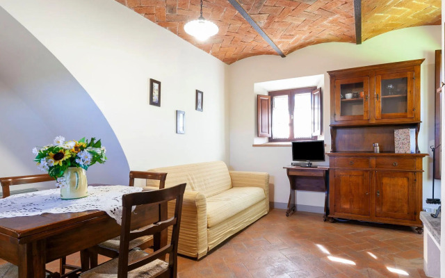 A well kept apartment near Cortona.