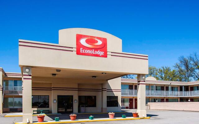 Отель Econo Lodge Effingham вид на фасад