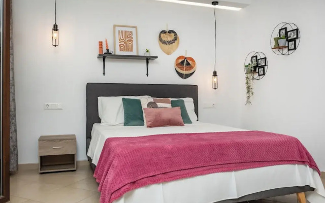 Naxos Chora Modern Dream w Patio Jacuzzi