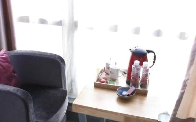 Hairong Yisheng Hotel