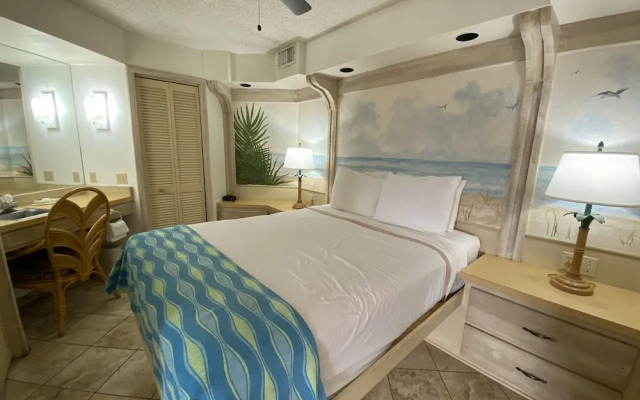 Voyager Beach Club