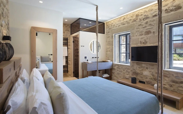 Villa with outdoor pool for 8 persons