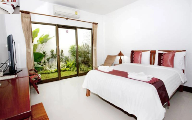 Baan Na Khon Hotel