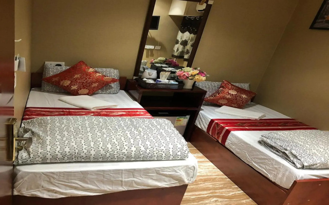 Rich Hotel
