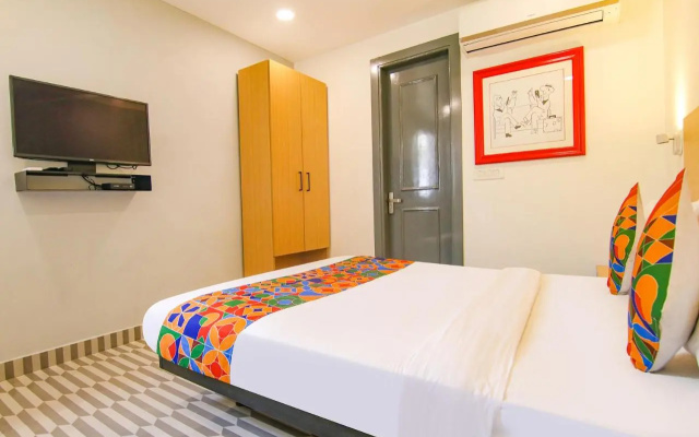 FabHotel Chawla House