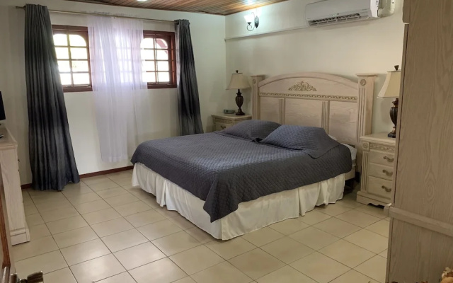 A Beautiful Aruba Salina Cerca Villa