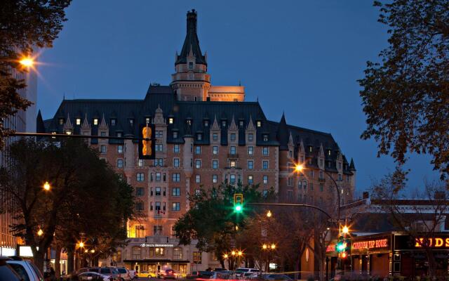 Отель Delta Hotels by Marriott Bessborough вид на фасад