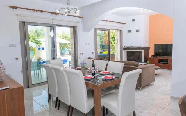 Rafaella Beach Villa- Pvt Pool-Near Sea/Beach