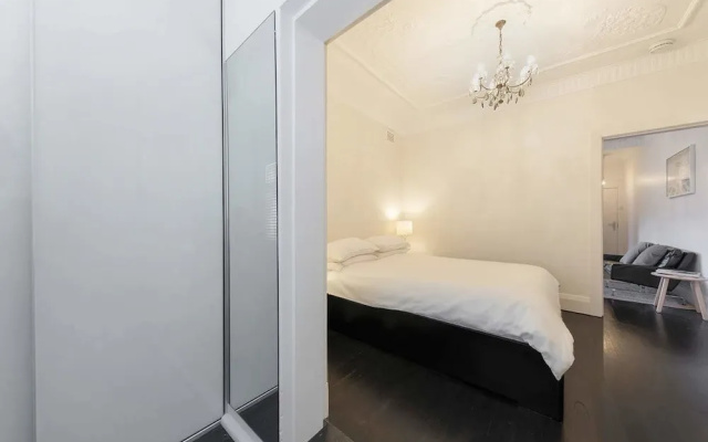 Bondi Beach Prime with Sunroom H405