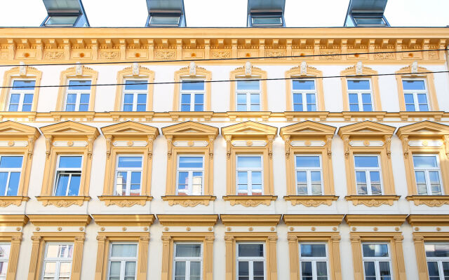 Отель Pink Grapefruit City Condo вид на фасад