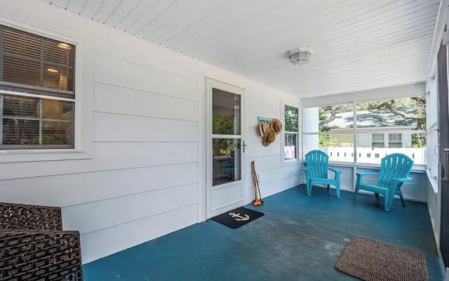 Ankers Away by Topsail Realty