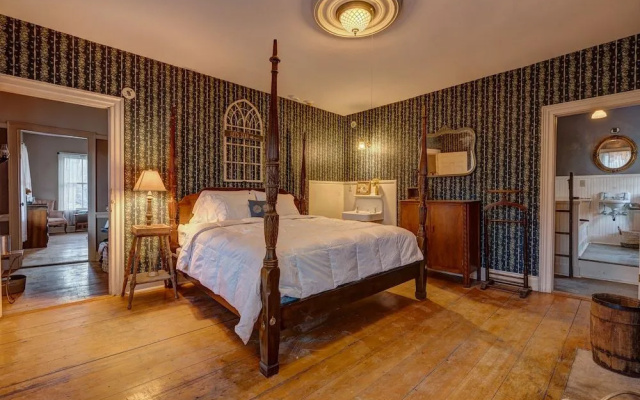 Rowell's Inn