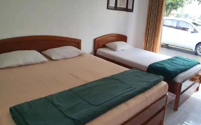 Oyo 90481 Vanda Guest House Batu