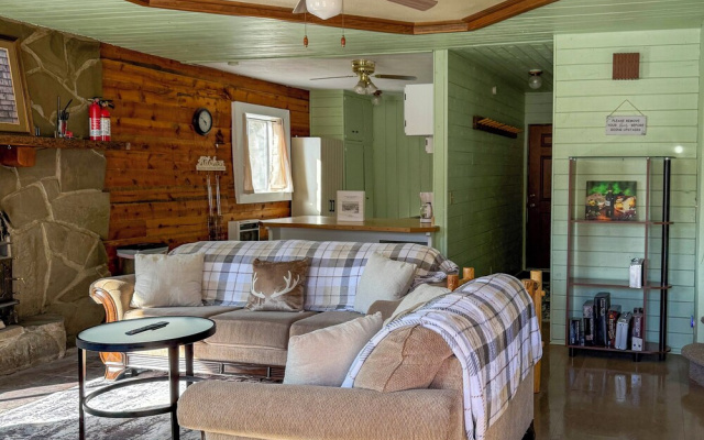 Lovely 3BR Mountain View Fireplace