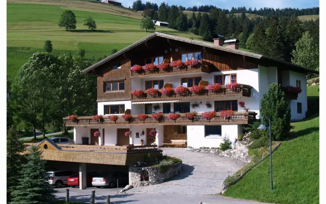 Gastehaus Almhof