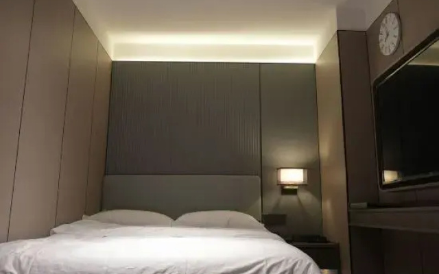 Dehui Qiantang Elegant Restaurant Business Hotel