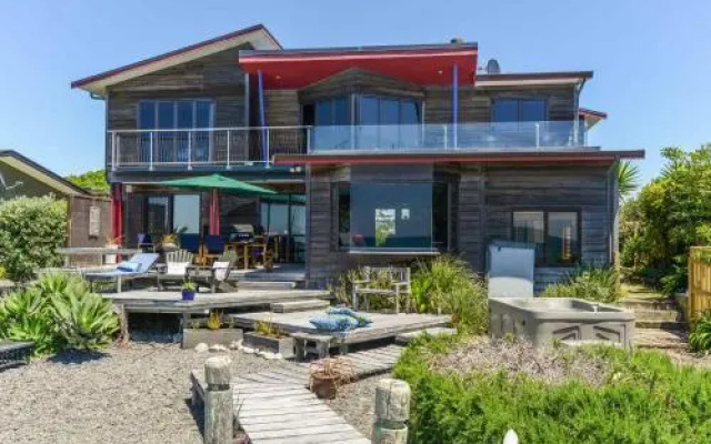 Absolute Beachfront BB