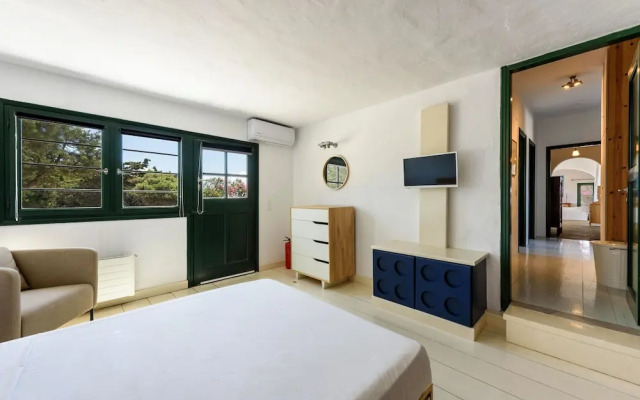 Traditional Villa 5 Mins on Foot From the Beach