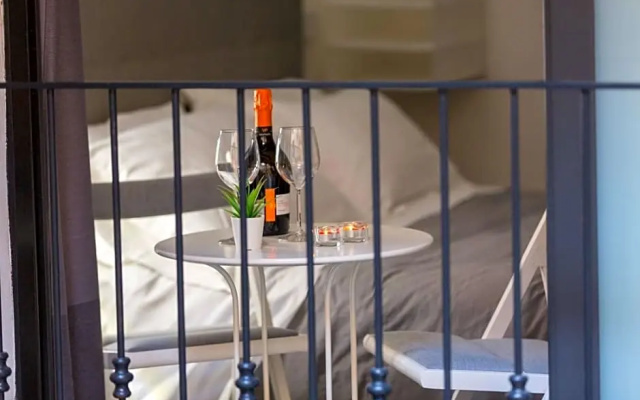 ETNEA 208 LUXURY JACUZZI SUITE Catania