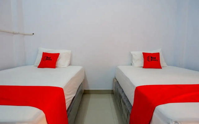 RedDoorz near Betoambari Airport Bau Bau