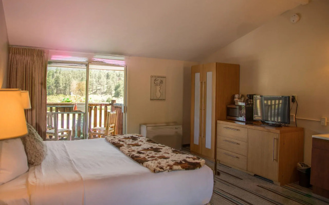 Alpine Trail Ridge Inn