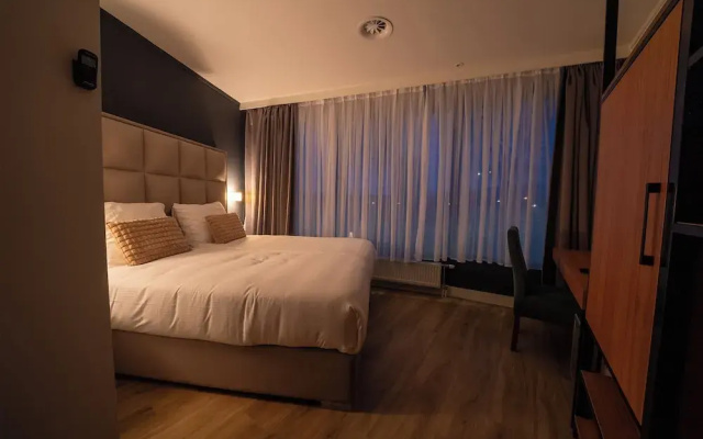 Ma Airport Hotel