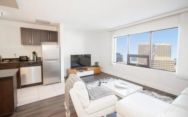 One Bedroom Unit With in Suite Laundry and Parking