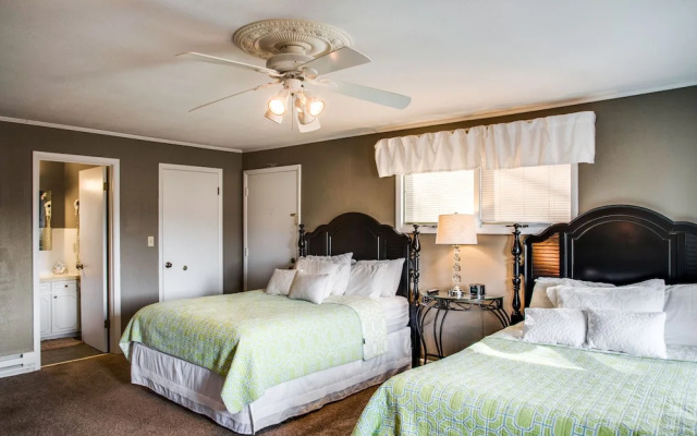Cliff Dwellers Inn