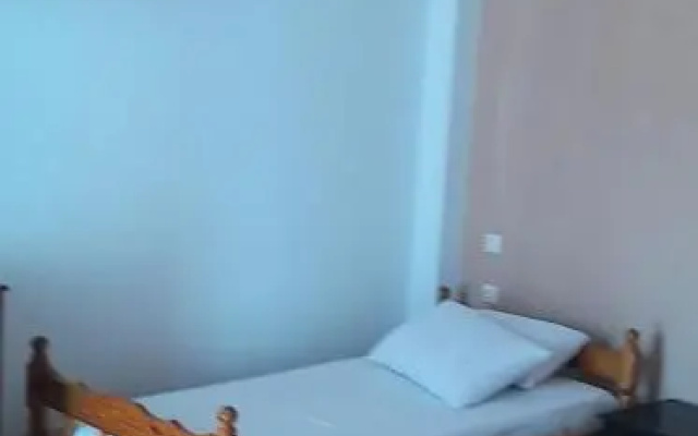 3 bedrooms house