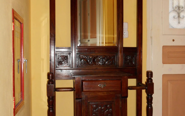 Byron Hotel