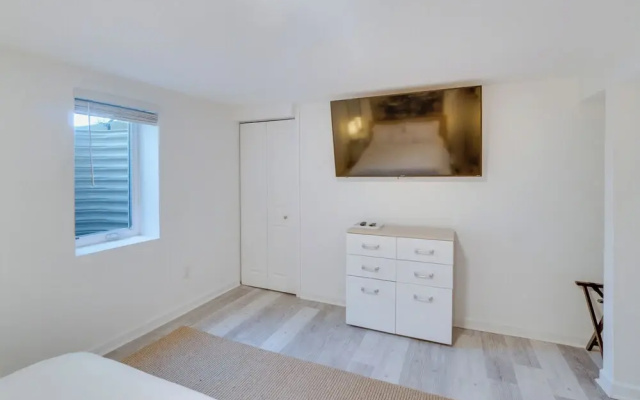 Sleek & Central Centennial Apartment w/ Fireplace!