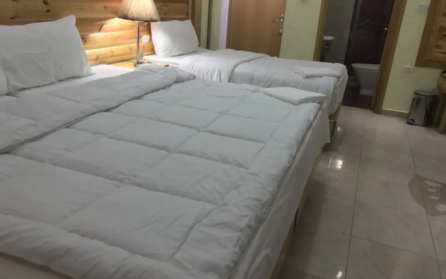 Signature Suite - Al Zahra Towers
