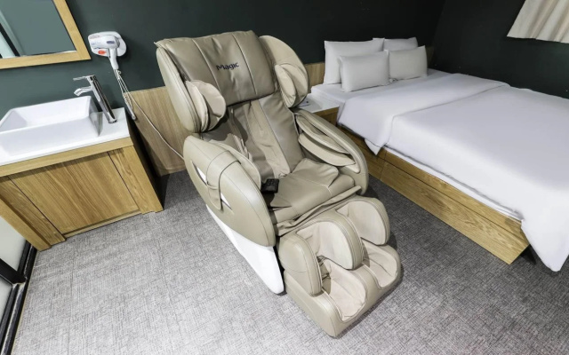Iris Hotel