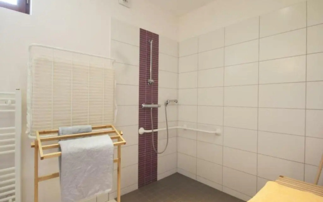 Gîte Juvigny-Sous-Andaine, 6 pièces, 12 personnes - FR-1-497-18