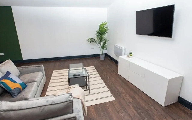 Luxury 2 Bedroom & 2 Bathroom Central Flat