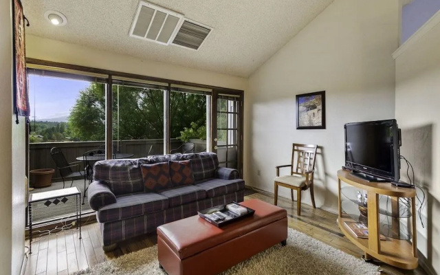 Country Club Condo