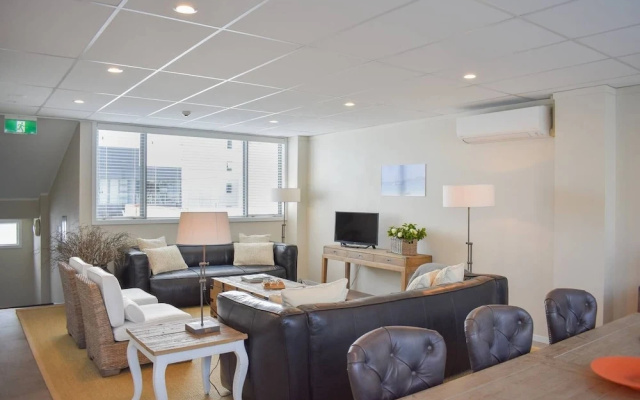 2 Bedroom Loft Style Apartment in Ponsonby