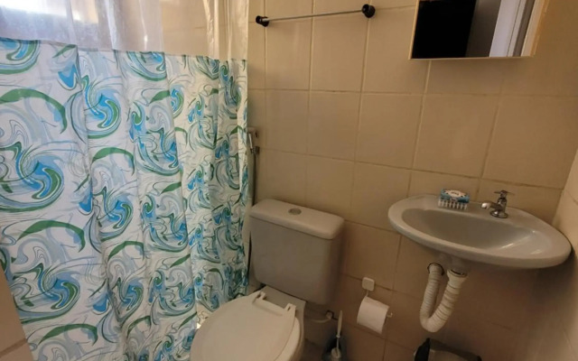 Ótimo Quarto e Sala mobiliado em itapoa.