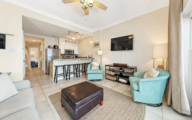 Royal Palms 1303