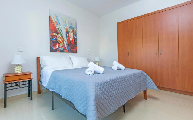 Central Luxurious Apartments Close to the Sea