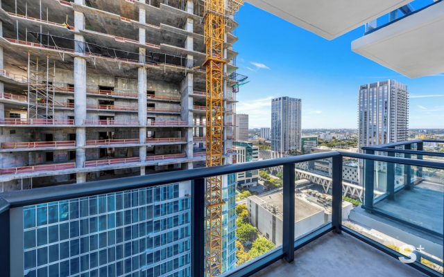 High-Rise Condo in DTW Miami -Pool & Gym