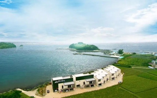 Dimarae poolvilla