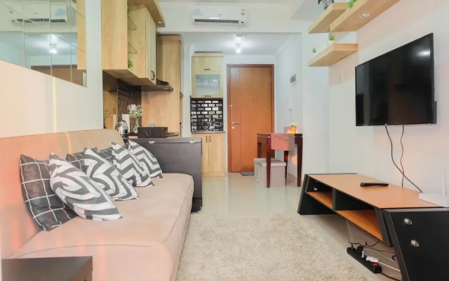 Homey Rustic 2Br Apartment At Signature Park Grande