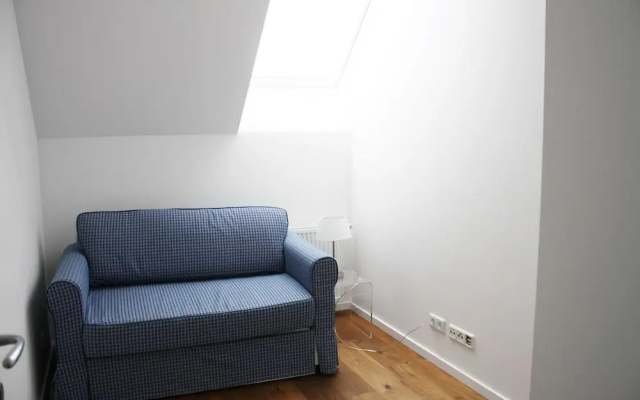 GoVienna 3BR Penthouse Apartment